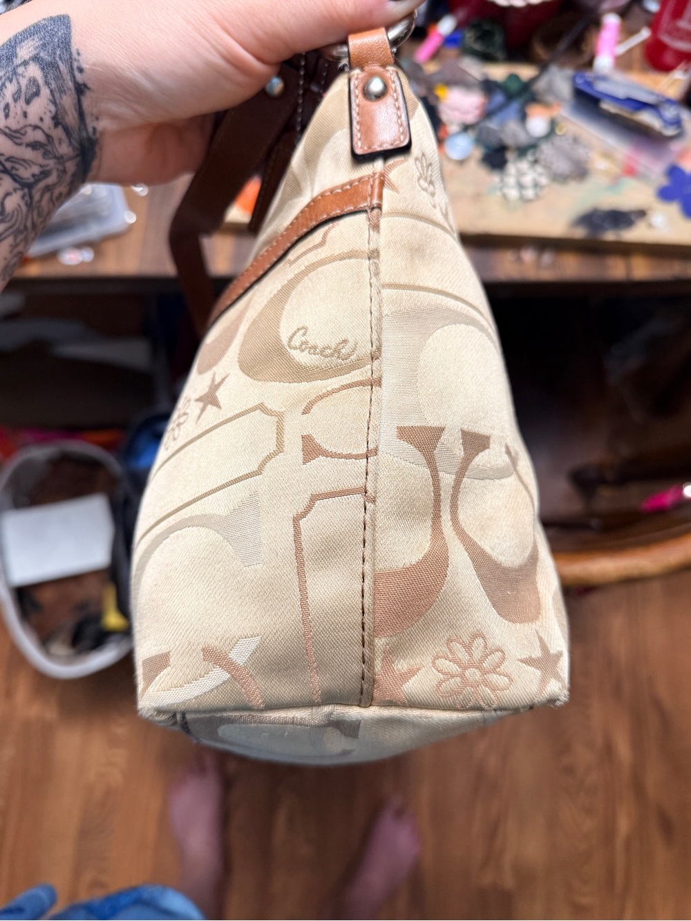 Coach Sara Shoulder Bag - Picture 4 of 16